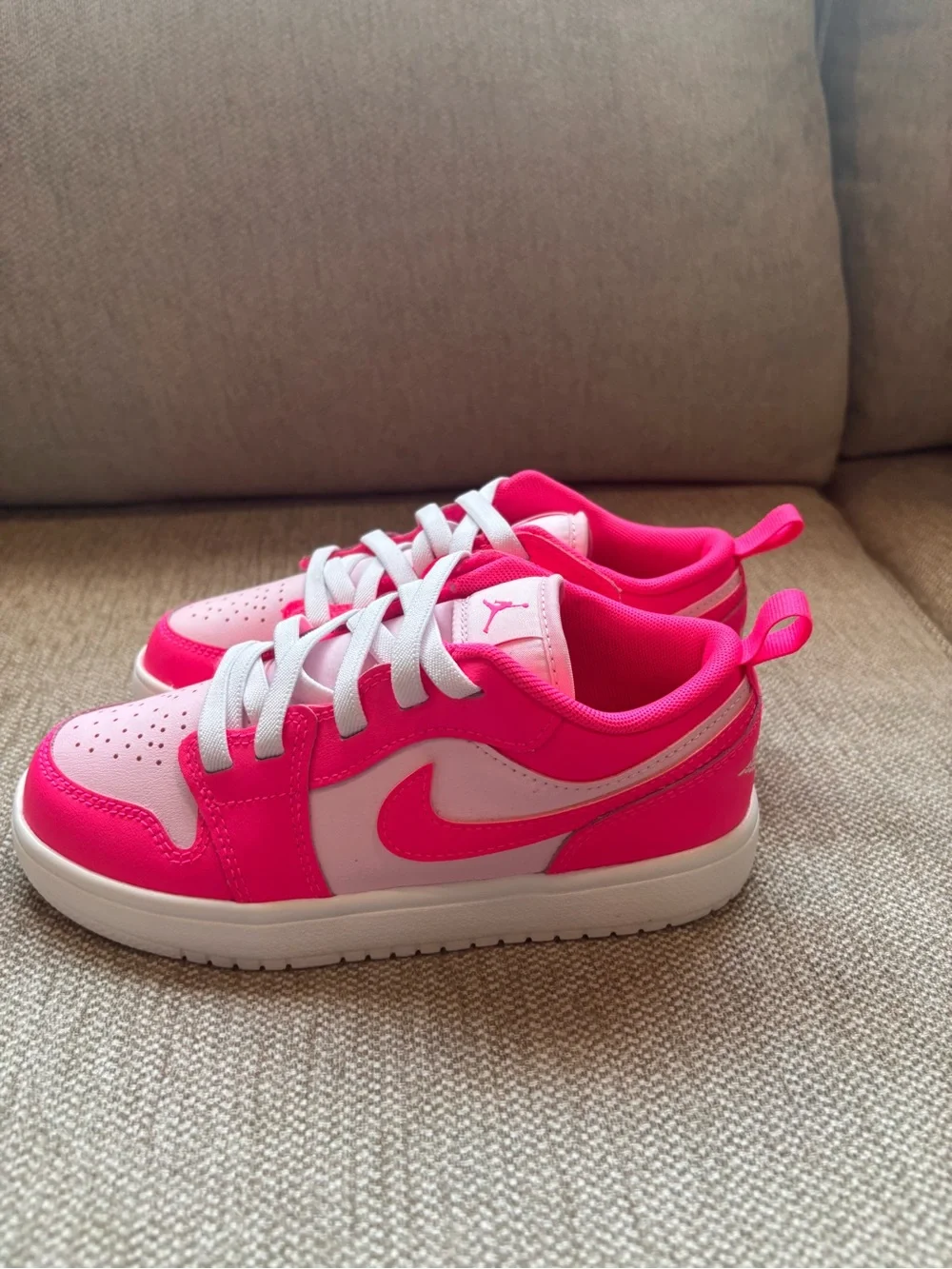 Jordan Kids Low-Top Sneakers in Pink and Coral